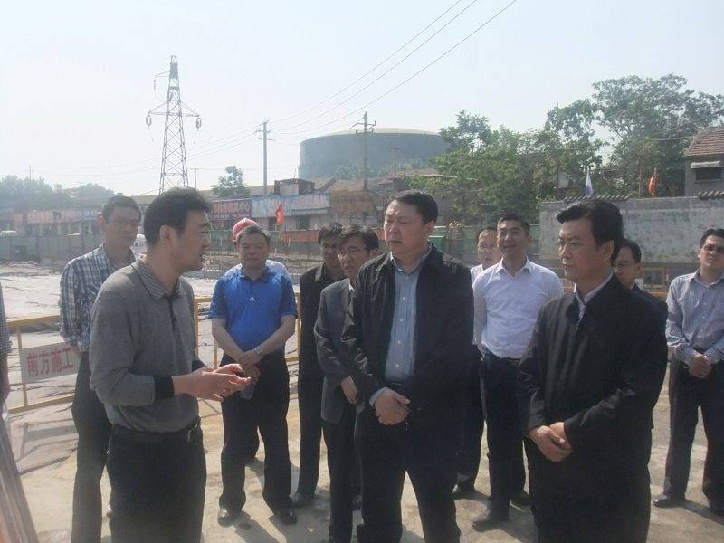 孫曉剛常務(wù)副市長(zhǎng)視察龍脊河綜合整治工程建設(shè)情況