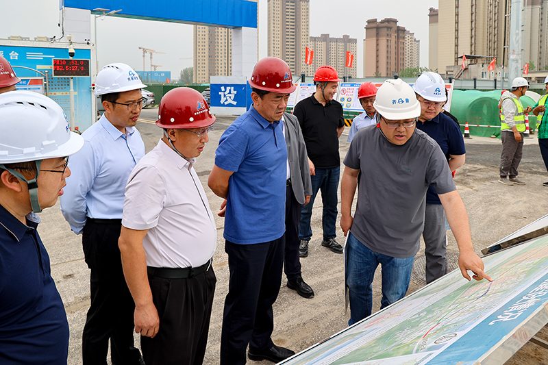 集團開展起步區(qū)黃河大道二期工程調(diào)研活動